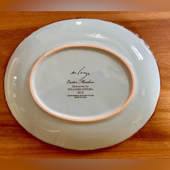New in Box Williams Sonoma
Easter Meadow Bunny Salad Plates
Set of 4
